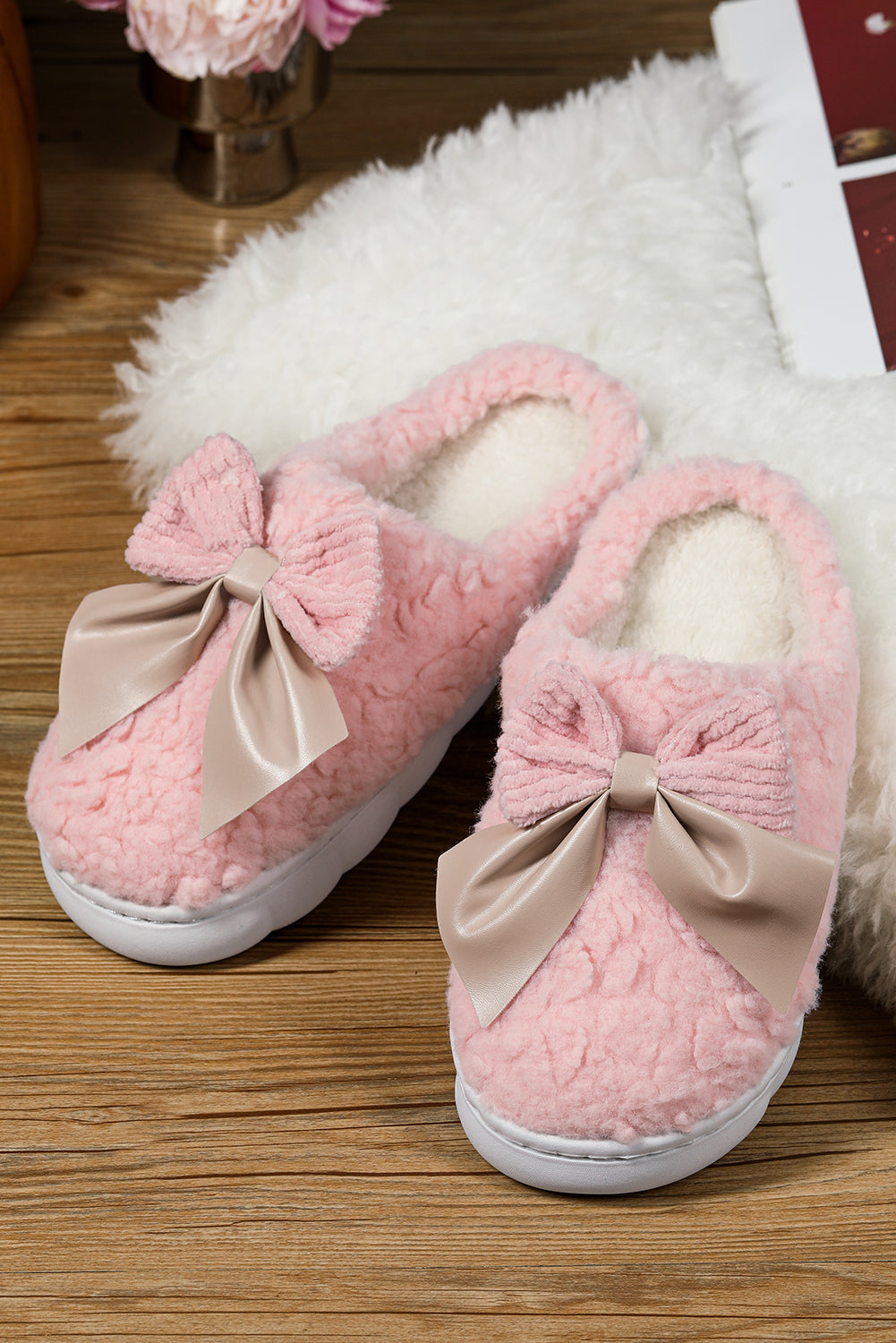 White Contrast Bowknot Applique Plush Winter Slippers