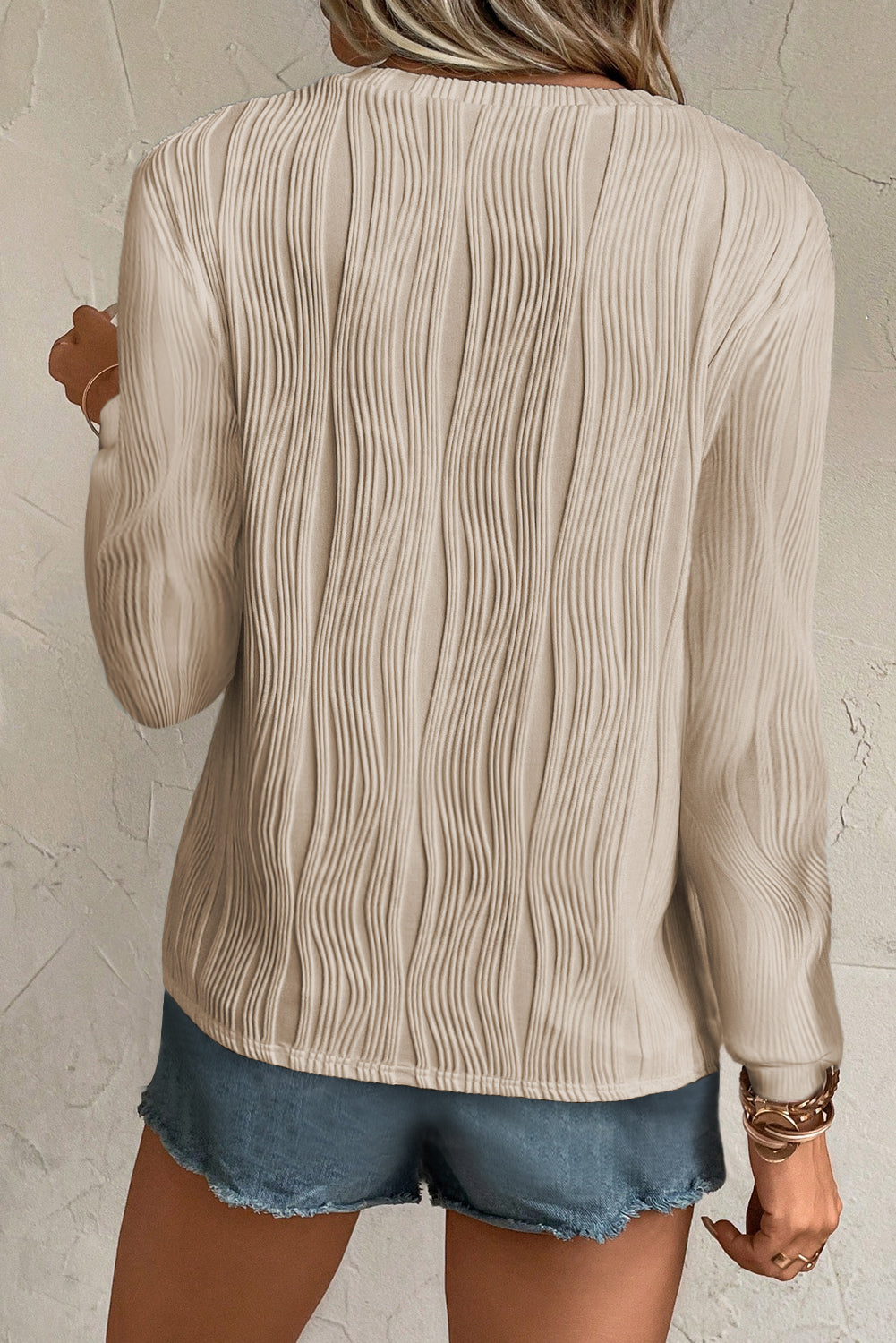 White Wavy Textured Solid Color Drop Shoulder Pullover Top