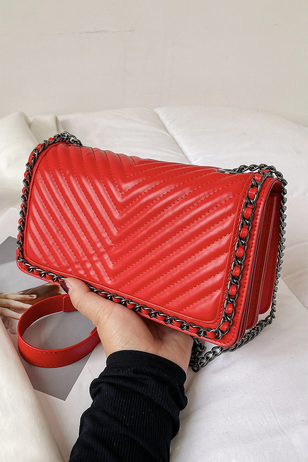 Fiery Red Chain Decor Chevron Embroidery Thread Shoulder Bag