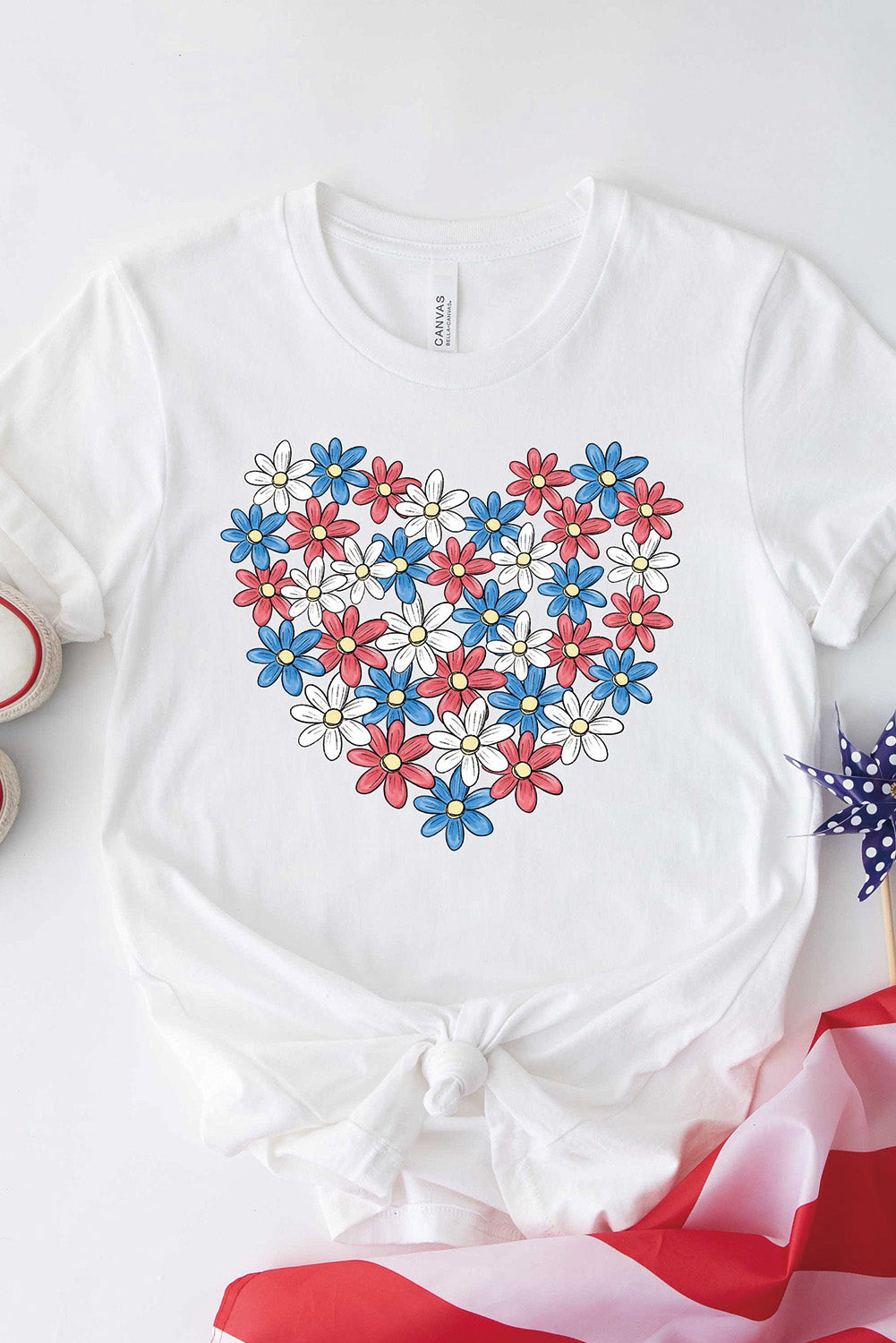 White Daisy Heart Shape Graphic Crew Neck T Shirt